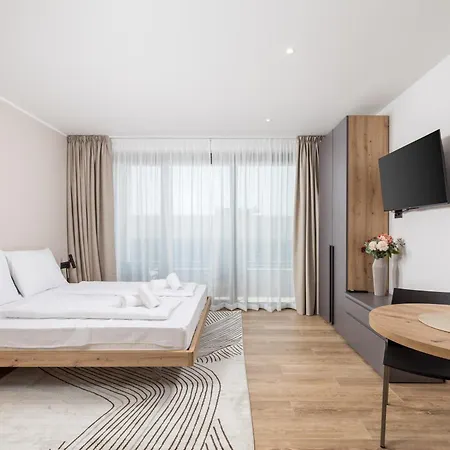 Belinda With Balcony & Private Parking * 奥帕提亚