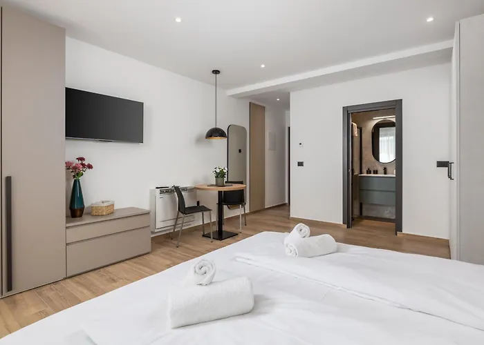 Belinda With Balcony & Private Parking * Opatija