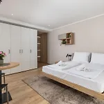 Belinda With Balcony & Private Parking Apartmán Opatija