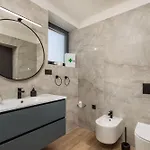 Apartmán Belinda With Balcony & Private Parking *
