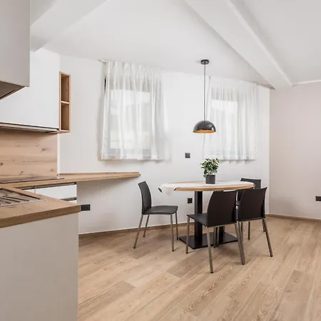 Belinda With Balcony & Private Parking Apartament Opatija