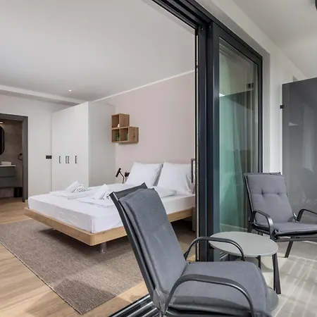 Apartmán Belinda With Balcony & Private Parking *