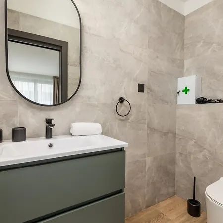 Belinda With Balcony & Private Parking Apartmán Opatija