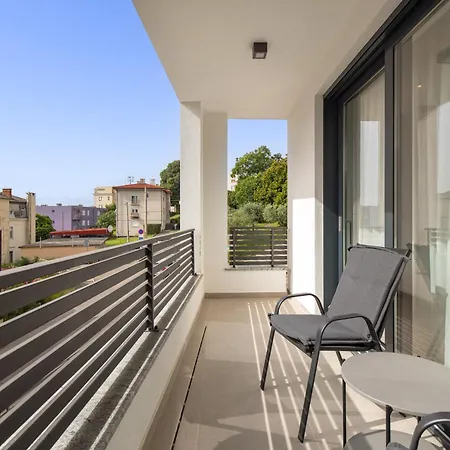 Belinda With Balcony & Private Parking Apartman Abbázia