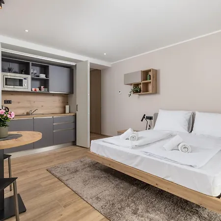 Apartman Belinda With Balcony & Private Parking *