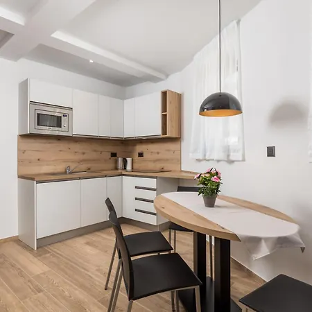 Apartmán Belinda With Balcony & Private Parking Opatija