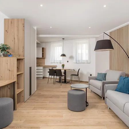 Belinda With Balcony & Private Parking * Opatija