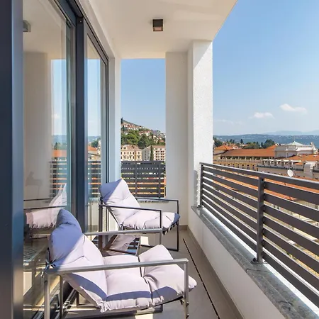 Apartmán Belinda With Balcony & Private Parking