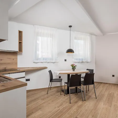 Belinda With Balcony & Private Parking Opatija