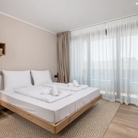 Belinda With Balcony & Private Parking Apartman Abbázia