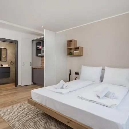 Apartman Belinda With Balcony & Private Parking *