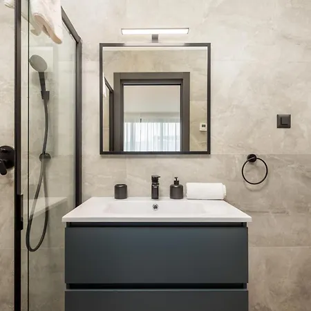 Belinda With Balcony & Private Parking * Opatija