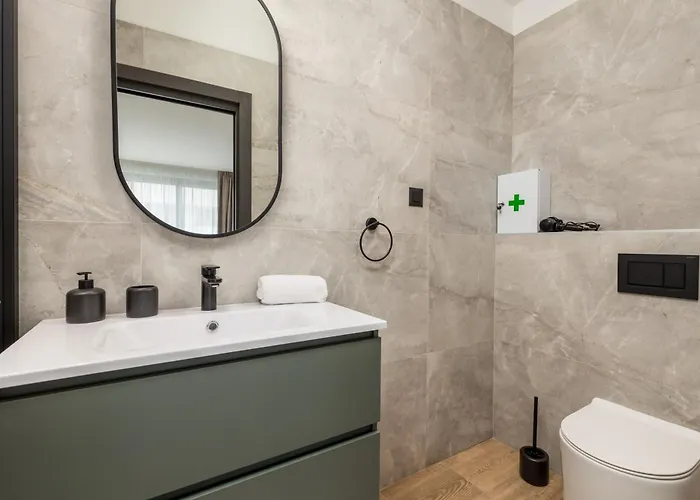 Belinda With Balcony & Private Parking Apartament Opatija