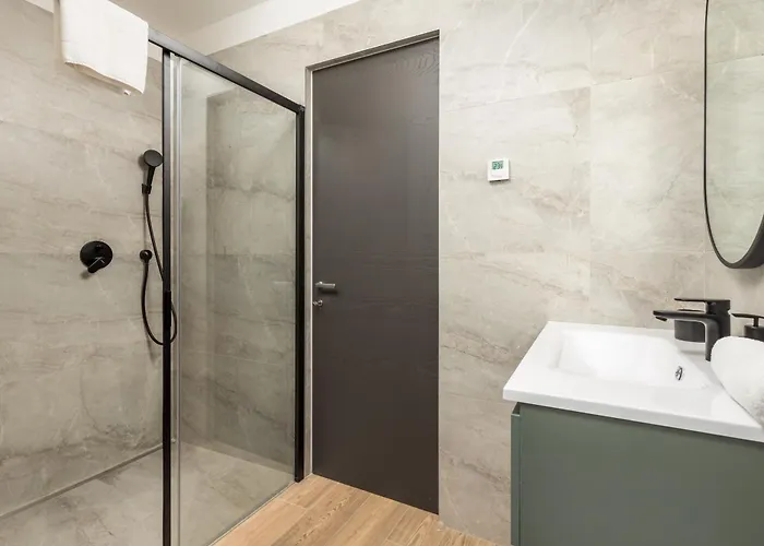 Apartament Belinda With Balcony & Private Parking *