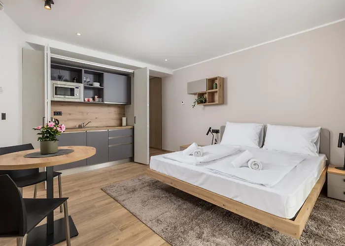 Apartment Belinda With Balcony & Private Parking *