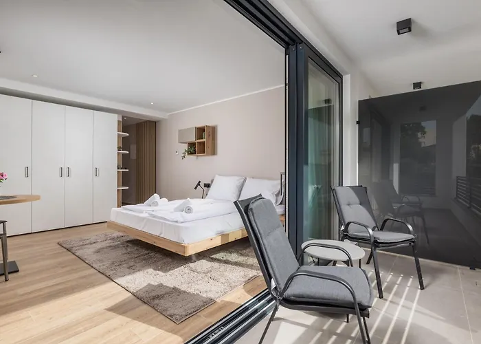 Belinda With Balcony & Private Parking Apartment Opatija