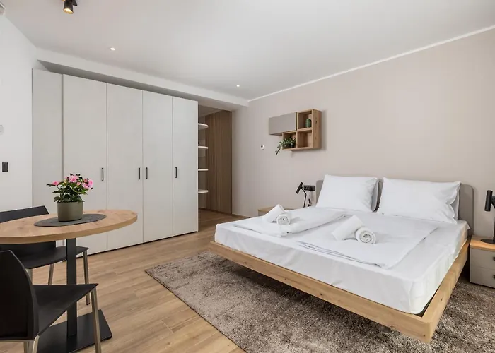 Belinda With Balcony & Private Parking Apartament Opatija