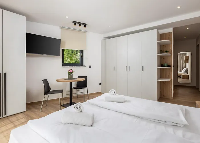 Apartament Belinda With Balcony & Private Parking