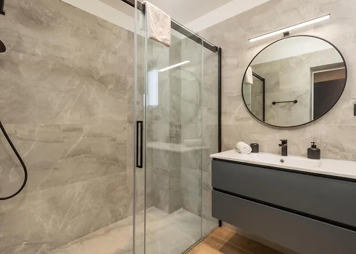 Belinda With Balcony & Private Parking Apartament Opatija