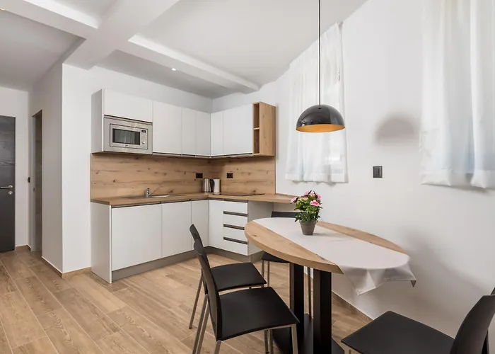 Apartment Belinda With Balcony & Private Parking Opatija