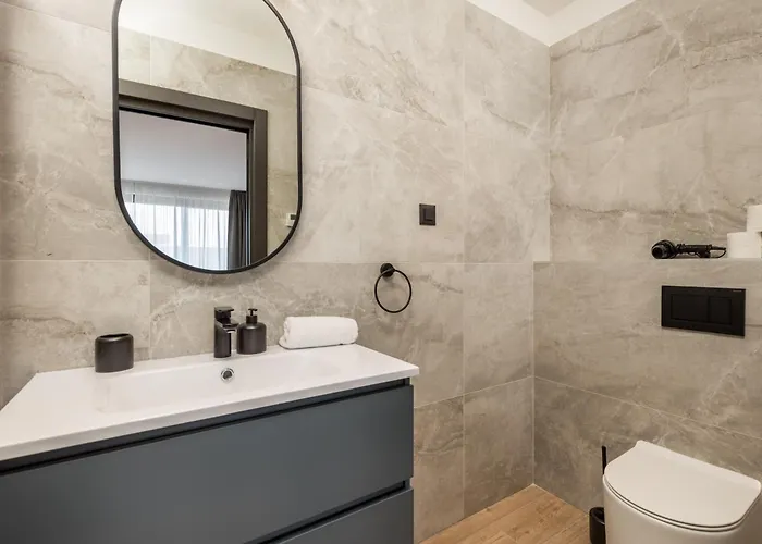 Belinda With Balcony & Private Parking * Opatija