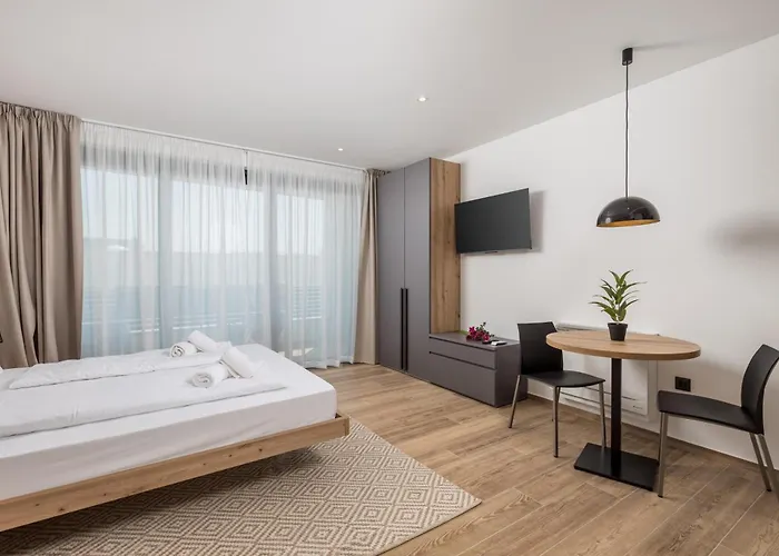 Apartment Belinda With Balcony & Private Parking *