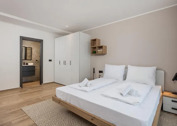 Apartament Belinda With Balcony & Private Parking *