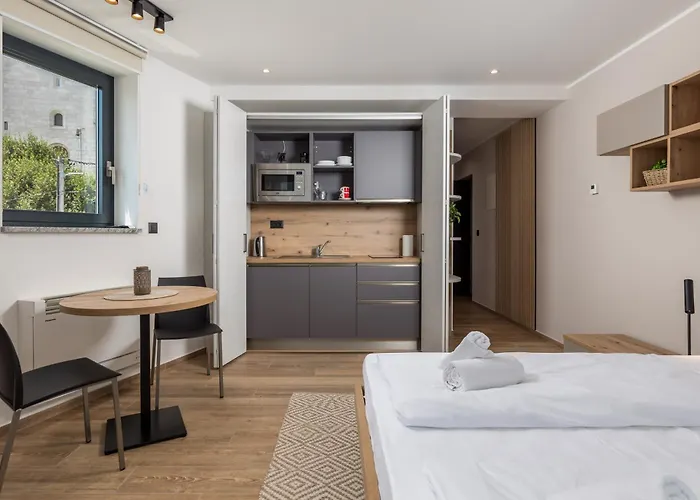 Belinda With Balcony & Private Parking Apartment Opatija