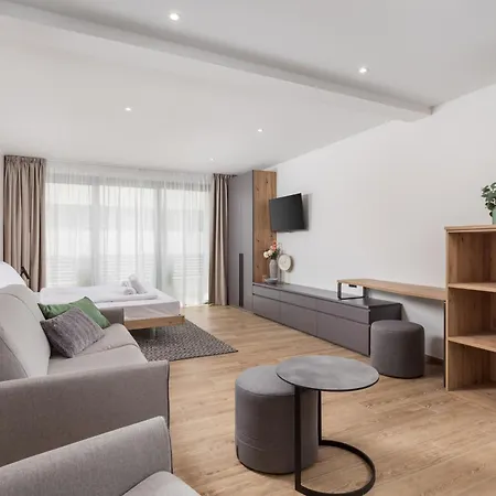 Apartman Belinda With Balcony & Private Parking *