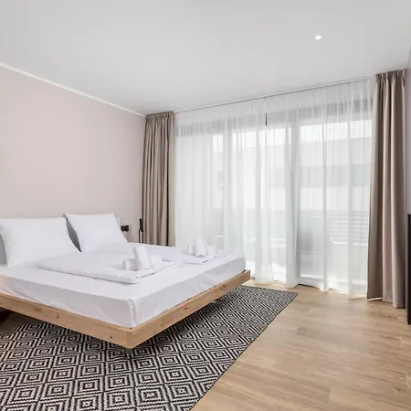 Apartman Belinda With Balcony & Private Parking
