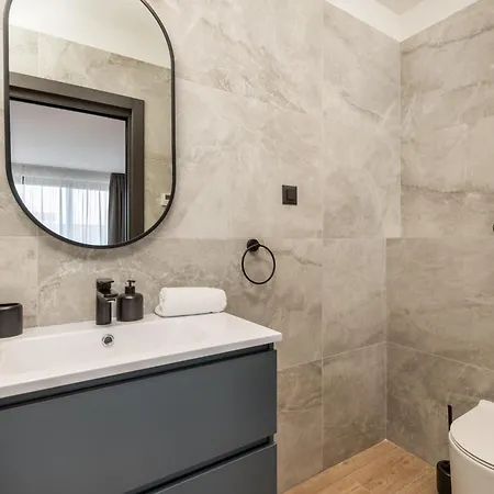 Belinda With Balcony & Private Parking * Οπατία