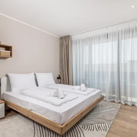 Belinda With Balcony & Private Parking Οπατία