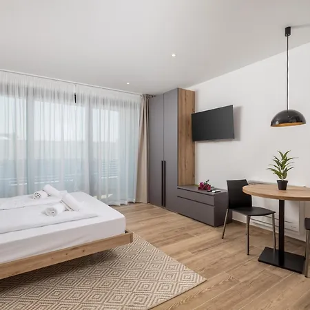 Διαμέρισμα Belinda With Balcony & Private Parking *