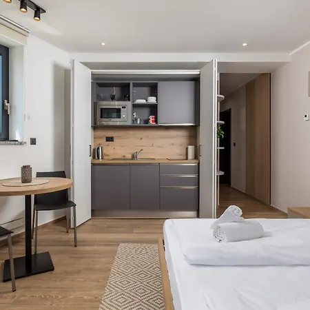 Belinda With Balcony & Private Parking Apartman Opatija