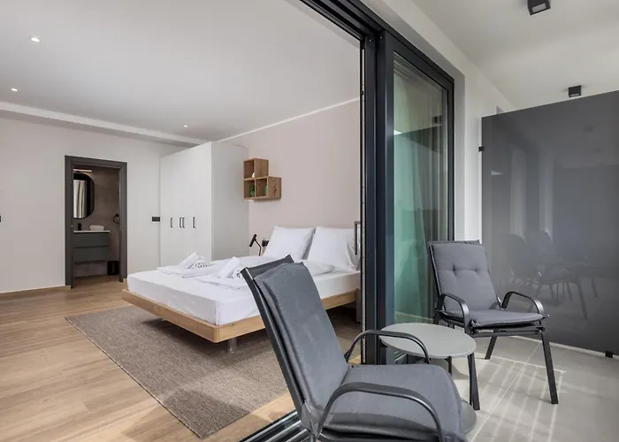 Апартаменты Belinda With Balcony & Private Parking *