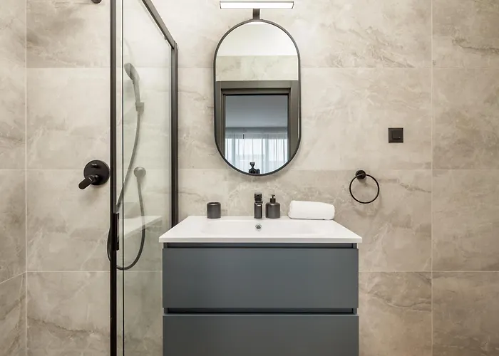 Апартаменты Belinda With Balcony & Private Parking *