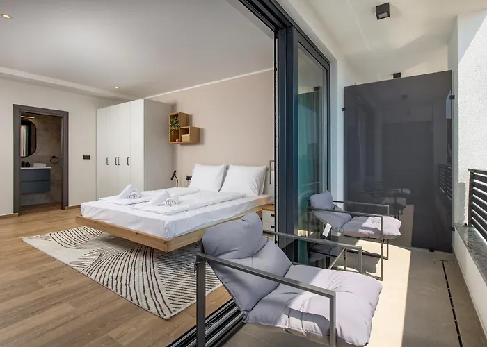 Belinda With Balcony & Private Parking * Опатия